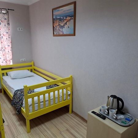 Guest House "Golden Gate 911 " Kiev Bagian luar foto