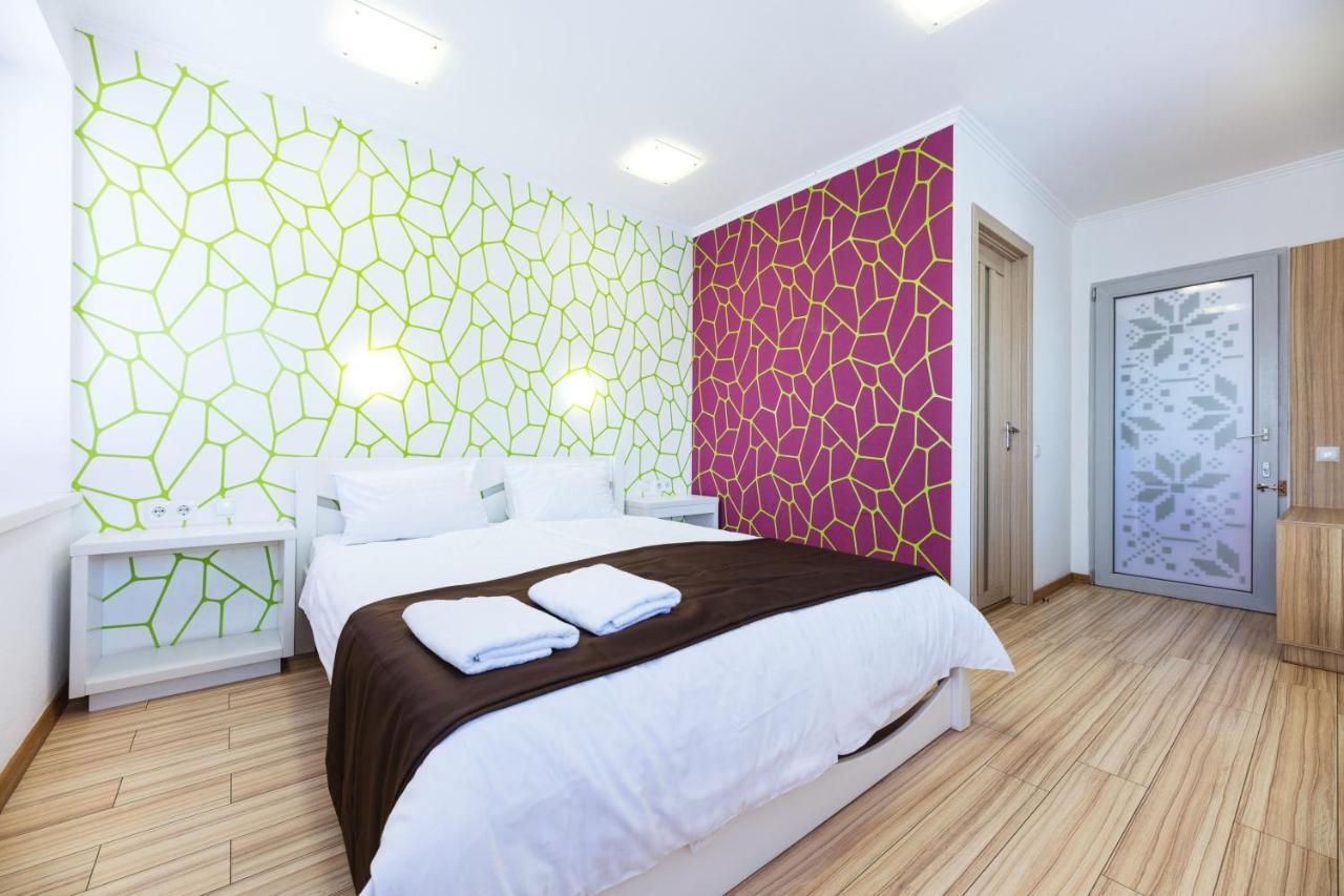 Guest House "Golden Gate 911 " Kiev Bagian luar foto