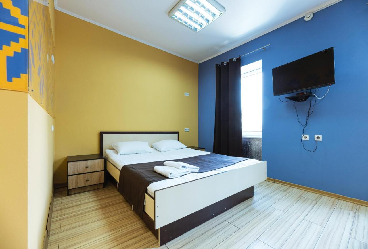 Guest House "Golden Gate 911 " Kiev Bagian luar foto