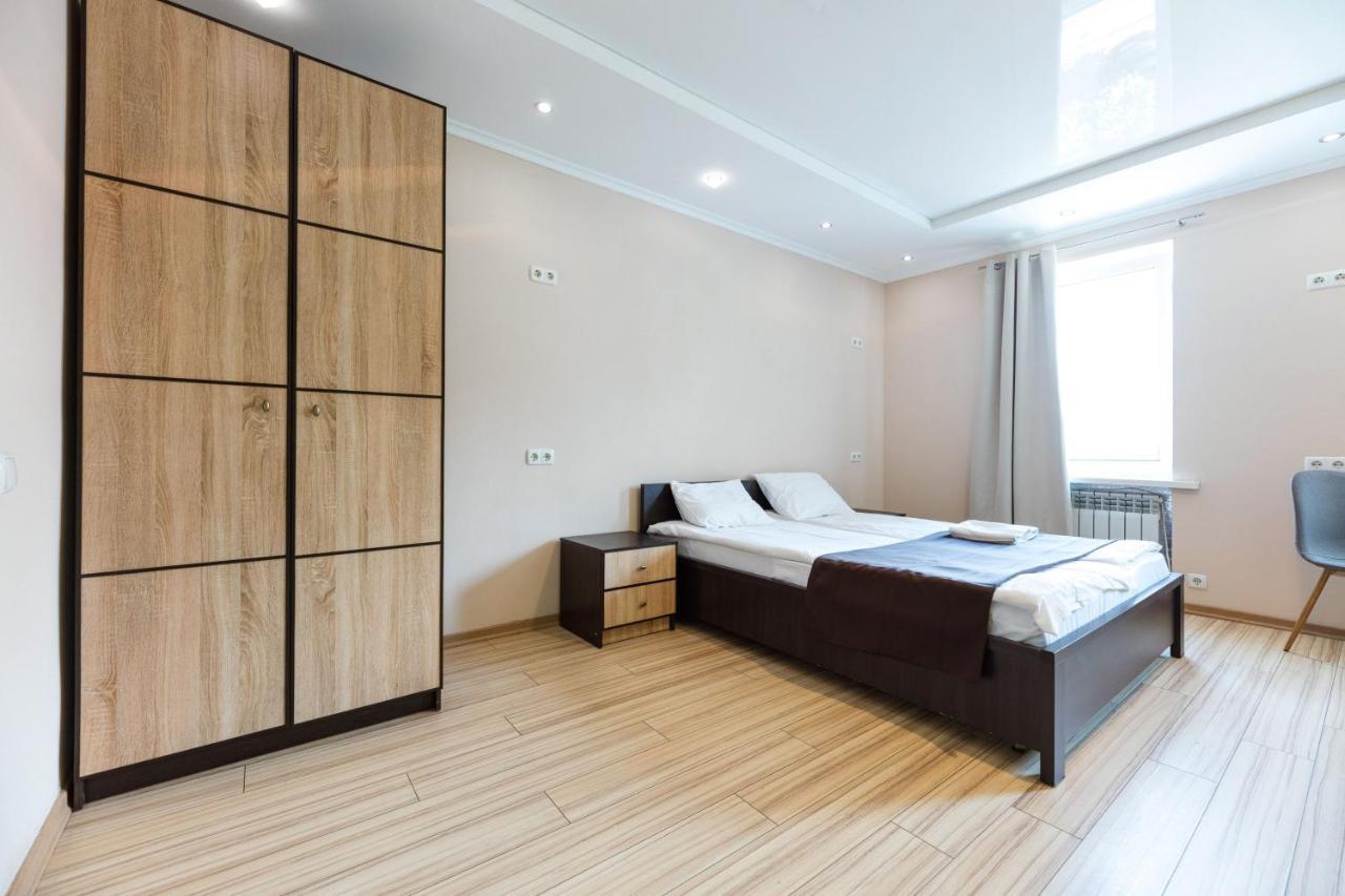 Guest House "Golden Gate 911 " Kiev Bagian luar foto